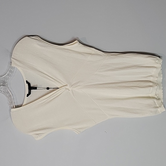 BCBGMAXAZRIA cream twist front V-neck blouse - Picture 1 of 6